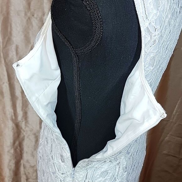 Banana Republic White Flower Lace Sheath Dress - Picture 16 of 16